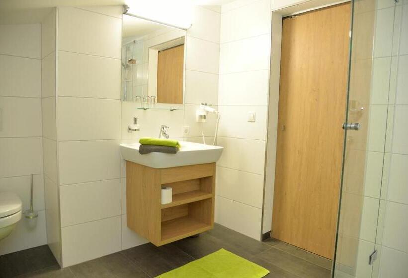 バルコニー付きスタンダードトリプルルーム, Klausnerhof