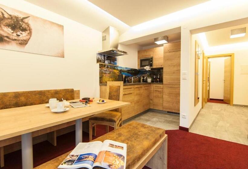 سوئیت کلاسیک, Landhaus & Appartementhaus Haussteiner