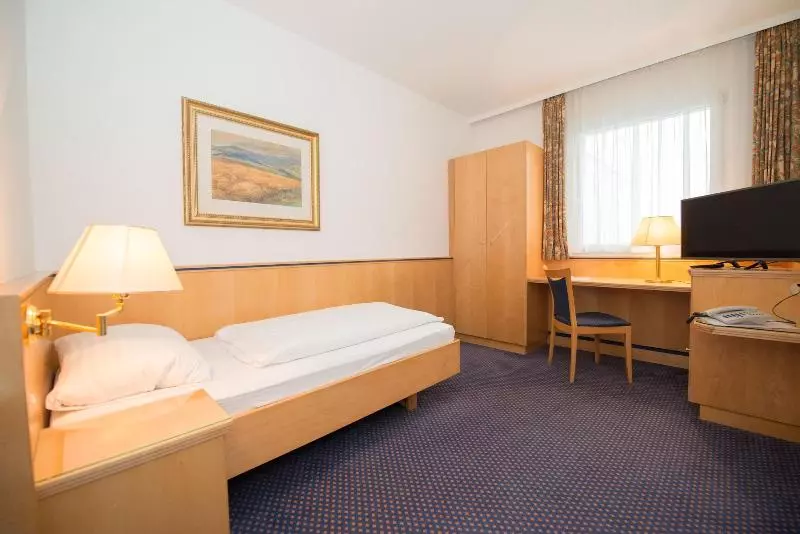 Standard Single Room, Parkhotel Styria