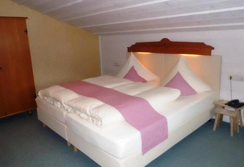 발코니가 있는 2 베드룸 아파트, Alpina Appartements