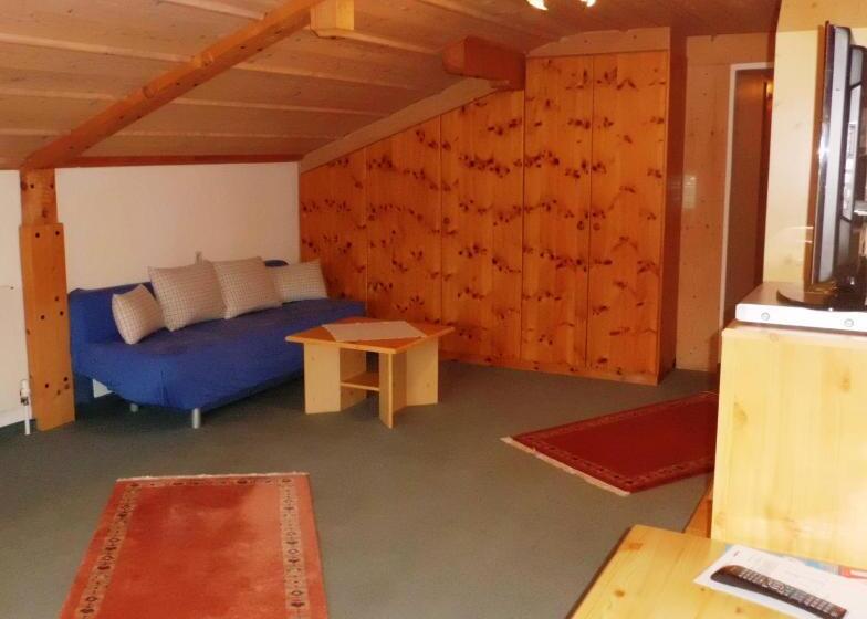 발코니가 있는 2 베드룸 아파트, Alpina Appartements