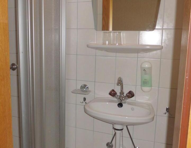 발코니가 있는 2 베드룸 아파트, Alpina Appartements