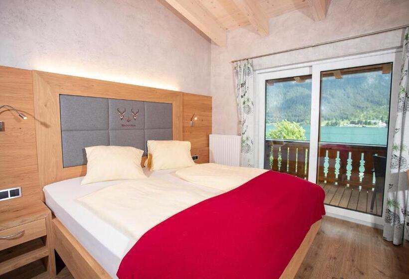 Suite with lake view, Seehotel St Hubertus