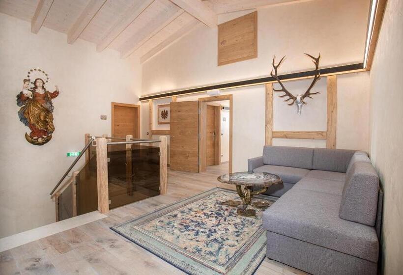 Suite with lake view, Seehotel St Hubertus