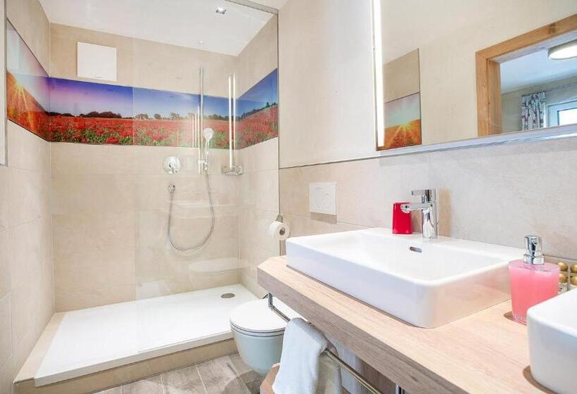 חדר דלוקס נוף לאגם, Seehotel St Hubertus