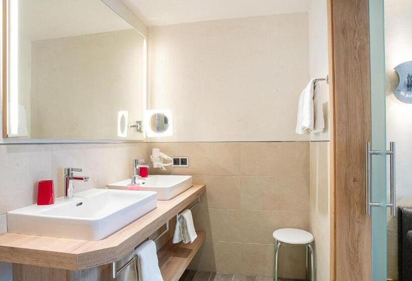 חדר דלוקס נוף לאגם, Seehotel St Hubertus