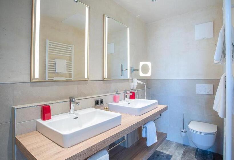 סוויטת ג'וניור עם מרפסת, Seehotel St Hubertus