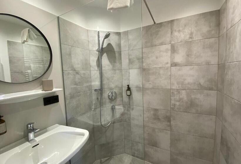 패밀리 룸, Waldruh