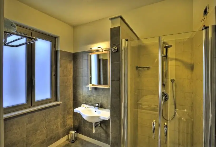 スタンダードシングルルーム, Giga