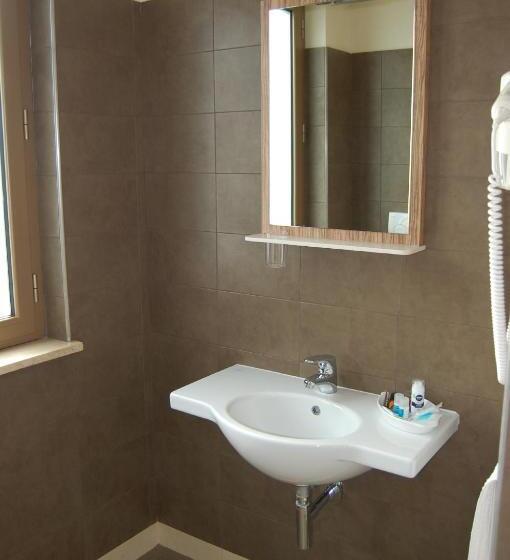 스탠다드 트리플 룸, Giga