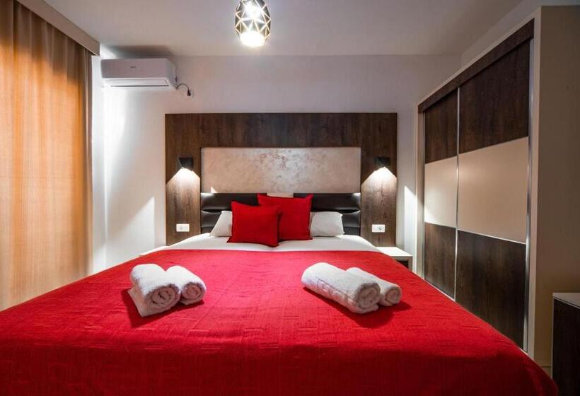 اتاق لوکس با بالکن و چشم‌انداز دریا, David Lux Beach Rooms