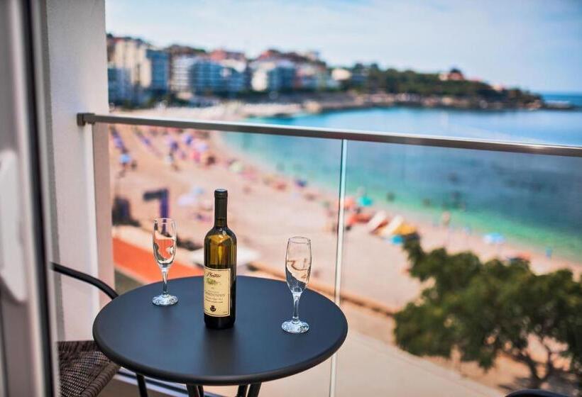 اتاق لوکس با بالکن و چشم‌انداز دریا, David Lux Beach Rooms