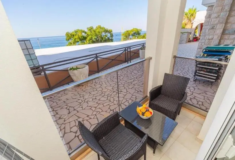 اتاق لوکس با چشم‌انداز دریا, David Lux Beach Rooms