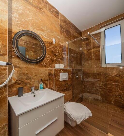 اتاق لوکس با چشم‌انداز دریا, David Lux Beach Rooms