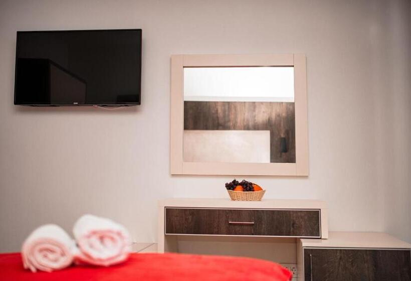 اتاق لوکس با بالکن و چشم‌انداز دریا, David Lux Beach Rooms