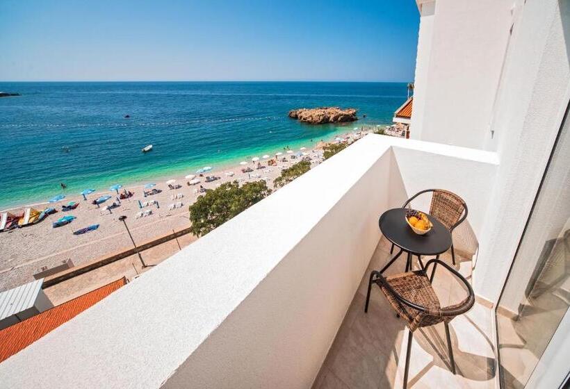 اتاق لوکس با بالکن و چشم‌انداز دریا, David Lux Beach Rooms