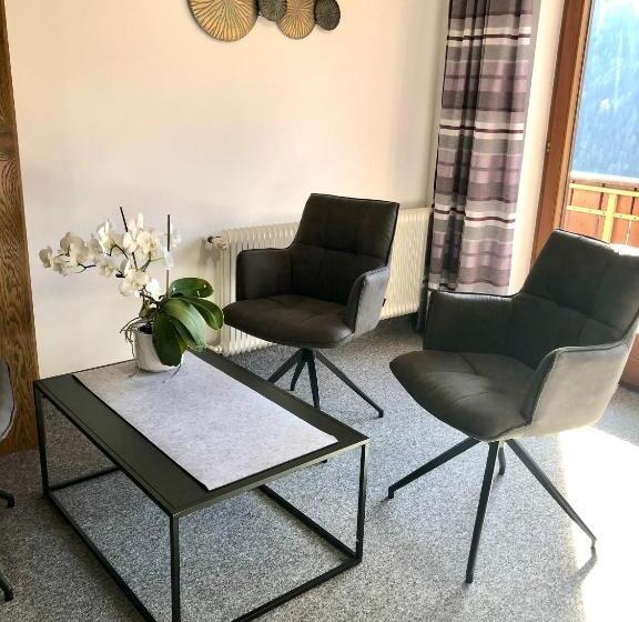 חדר סטנדרט לשלושה עם מרפסת, Haus Hubertus Wintersaison Und Sommersaison