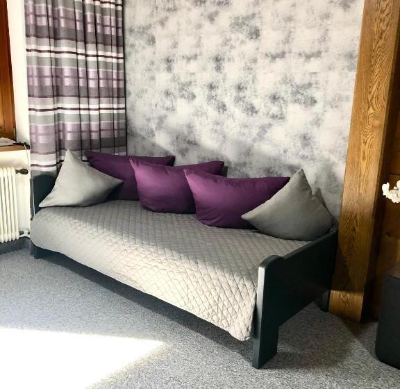 חדר סטנדרט לשלושה עם מרפסת, Haus Hubertus Wintersaison Und Sommersaison