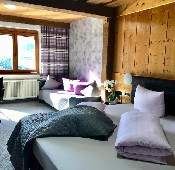 חדר סטנדרט לשלושה עם מרפסת, Haus Hubertus Wintersaison Und Sommersaison