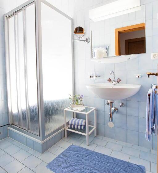 Номер Стандарт, Schottenhof