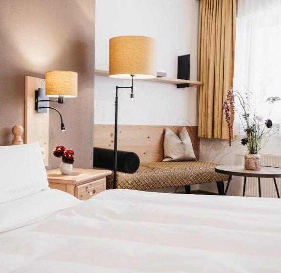Номер Стандарт с Балконом, Almwellness Resort Tuffbad