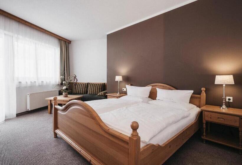 Номер Стандарт с Балконом, Almwellness Resort Tuffbad