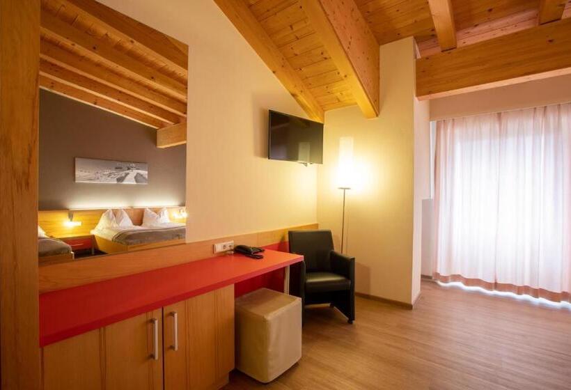 غرفة عائلية, Auwirt Zentrum