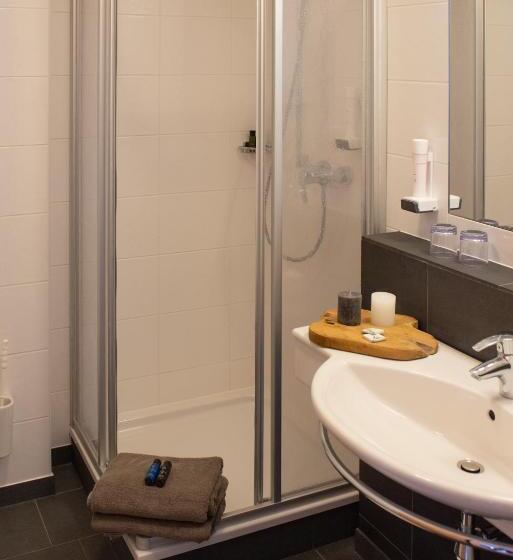 غرفة عائلية, Auwirt Zentrum