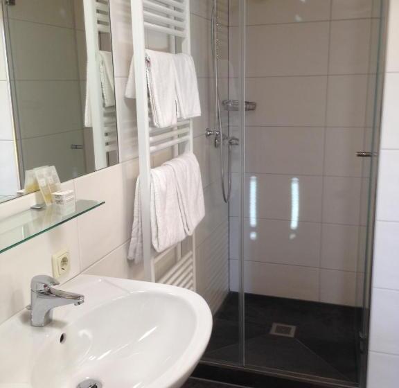 اتاق استاندارد سه نفره, Edelweiss Kitzbühel