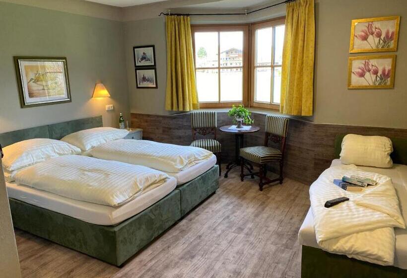 اتاق استاندارد سه نفره, Edelweiss Kitzbühel