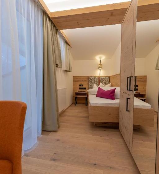 اتاق استاندارد یک نفره, Garni Glockenstuhl