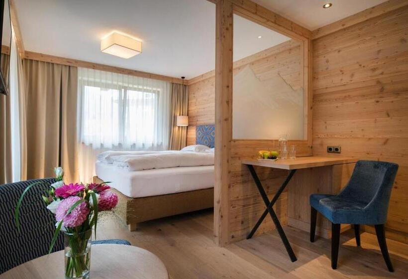 استودیوی سوپریور, Garni Glockenstuhl