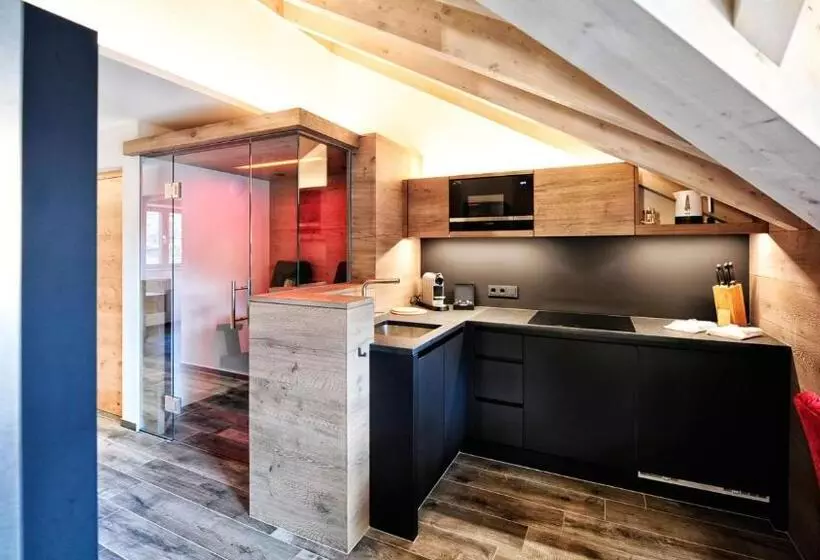 سوییت جونیور, Garni Stefanie