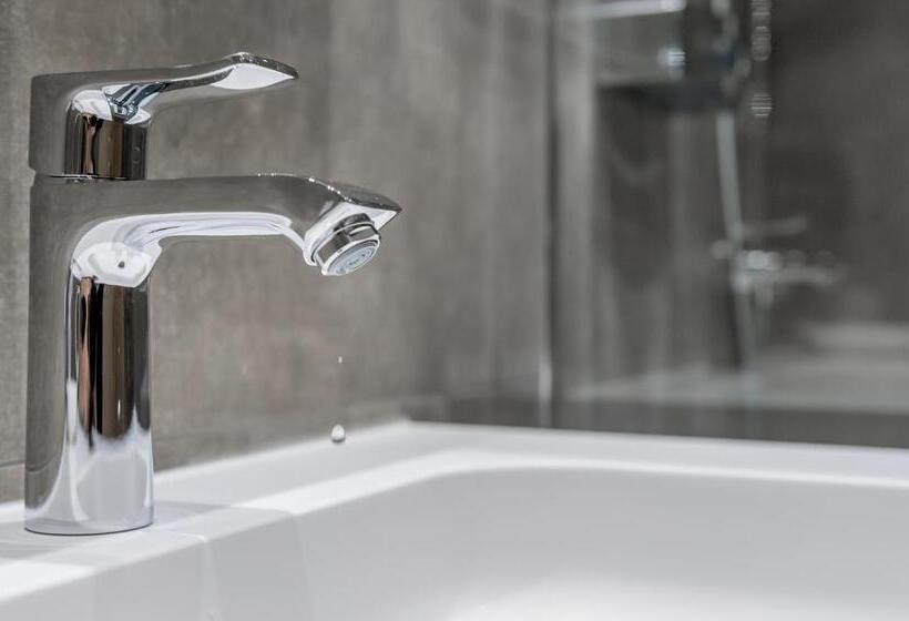 Номер Superior, Grauer Bär