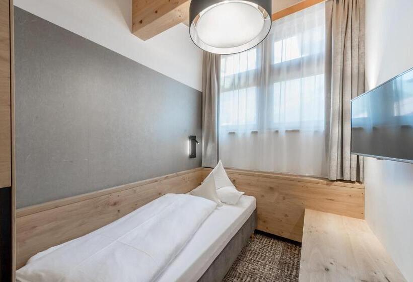 Люкс, Grauer Bär