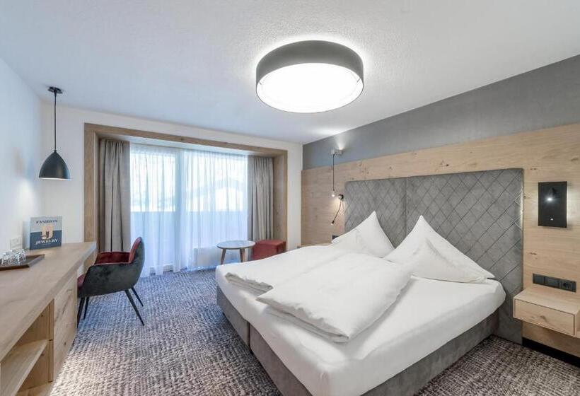 Номер Стандарт Индивидуальный с Балконом, Grauer Bär