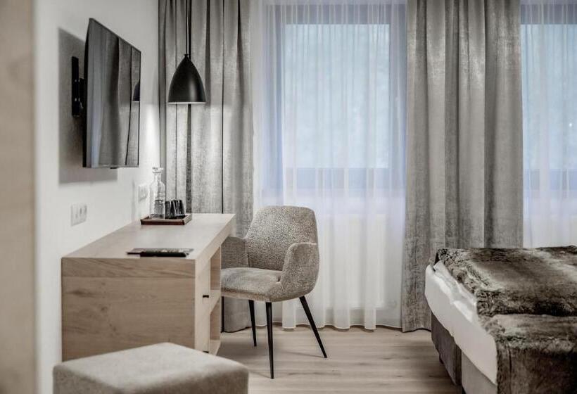 Номер Стандарт Трехместный, Grauer Bär