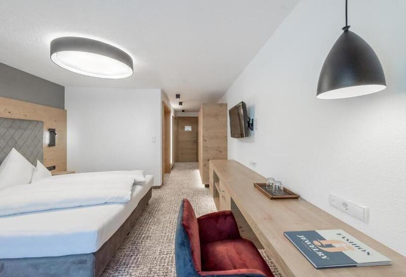 Номер Deluxe, Grauer Bär