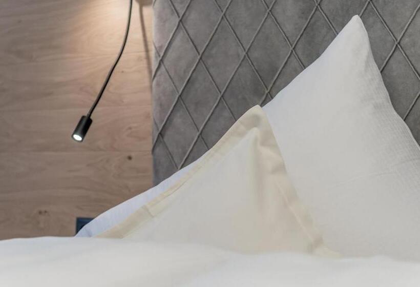 Номер Deluxe, Grauer Bär