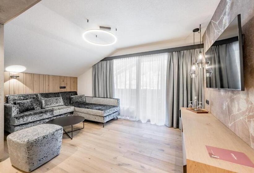 Полулюкс с Балконом, Grauer Bär