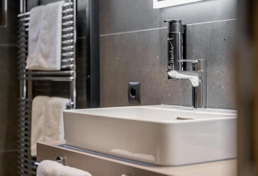 Полулюкс с Балконом, Grauer Bär