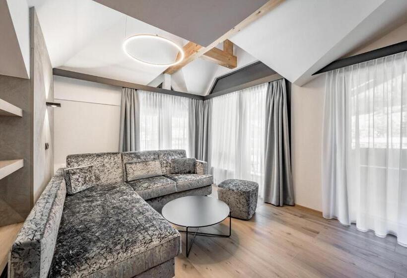 Полулюкс с Балконом, Grauer Bär