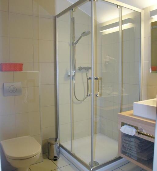 غرفة قياسية, Moserhof