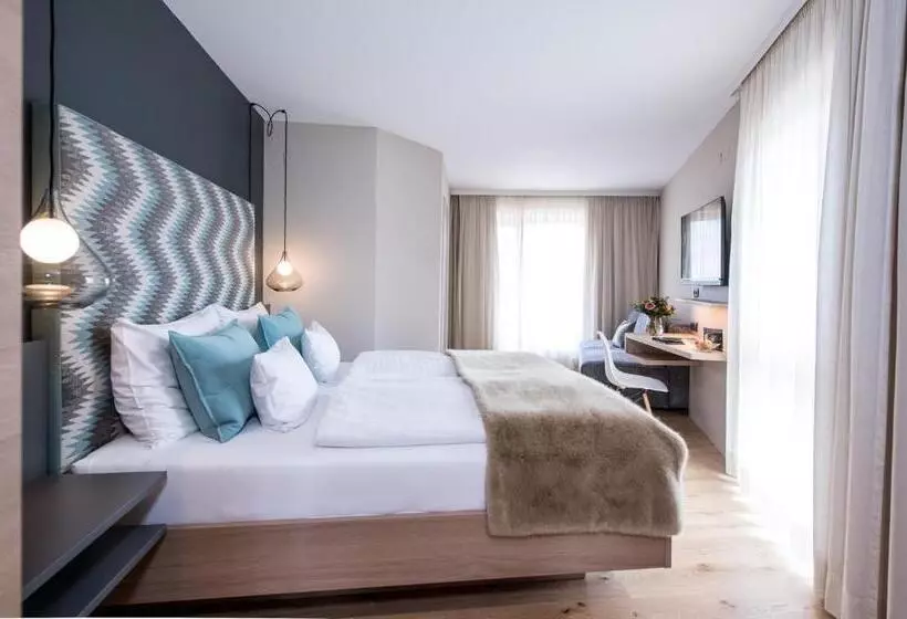 デラックスルーム, Moserhof