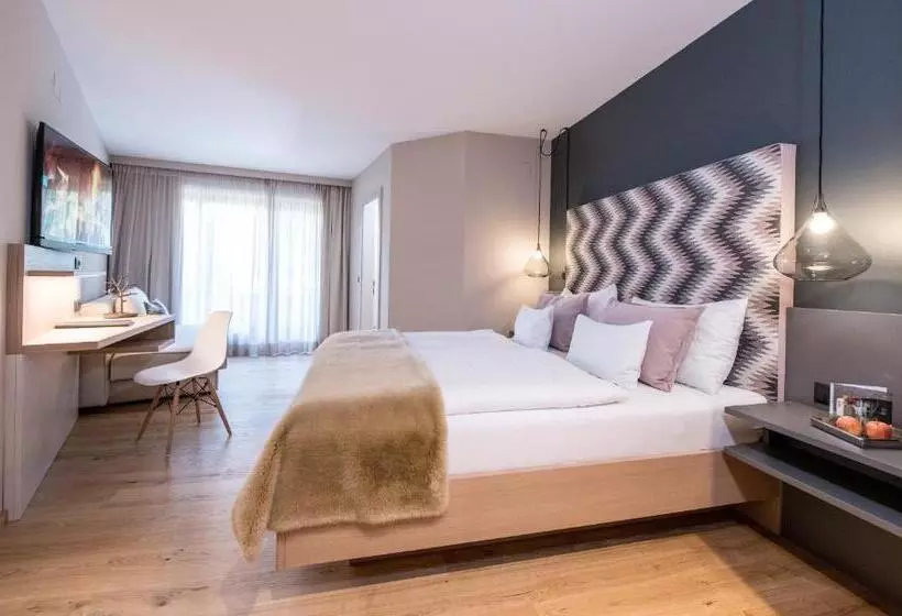 デラックスルーム, Moserhof