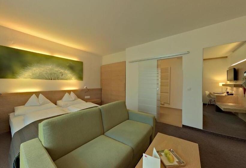 جناح جونيور مزوَّد بشرفة, Moserhof