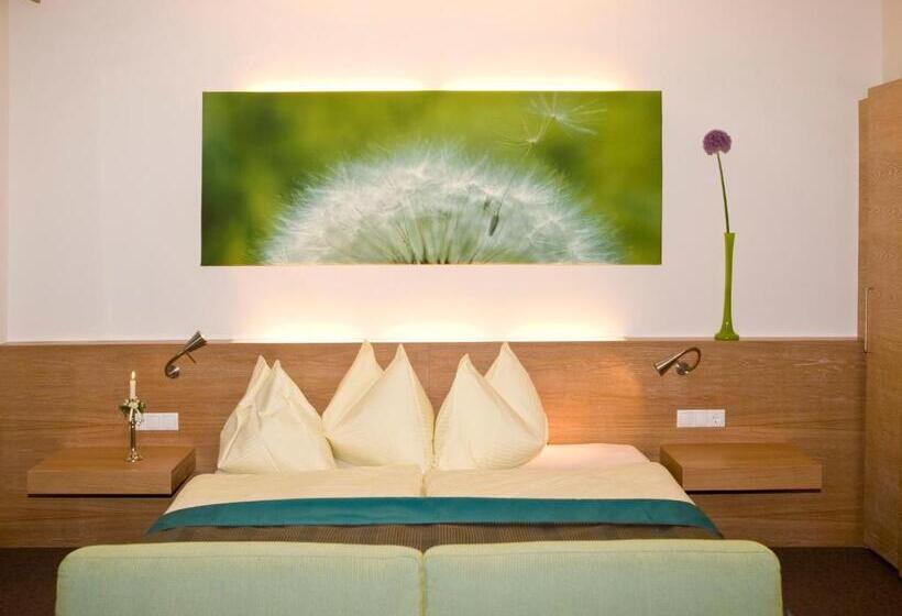 جناح جونيور مزوَّد بشرفة, Moserhof