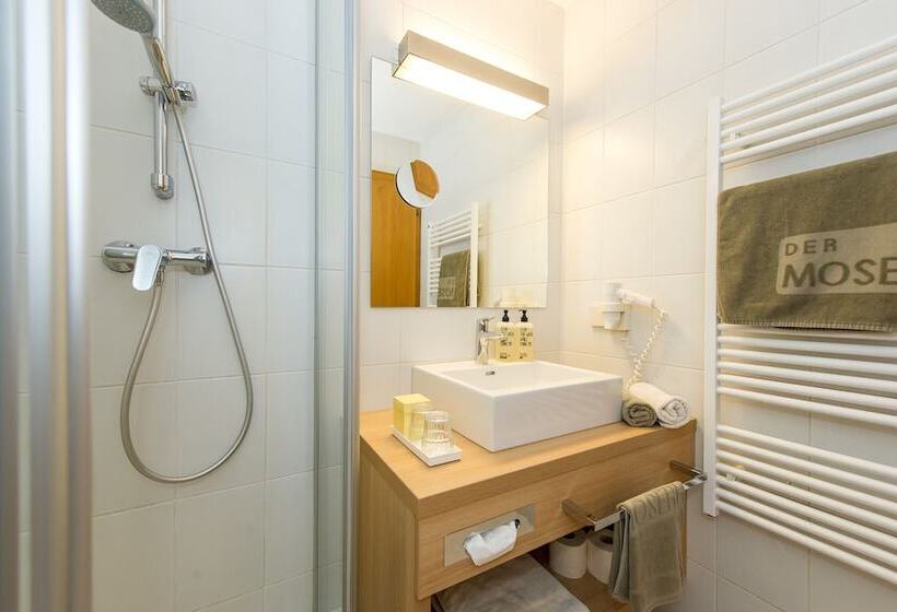 غرفة قياسية فردية, Moserhof