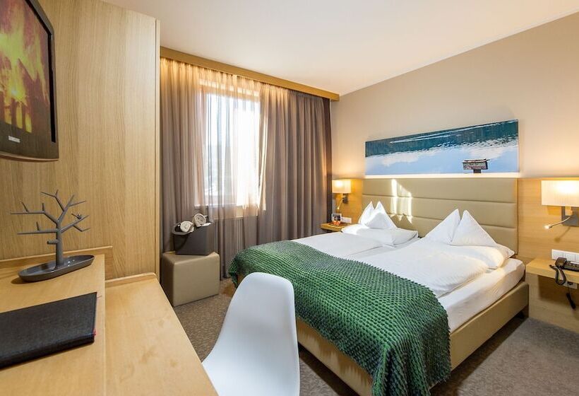 컴포트 룸, Moserhof