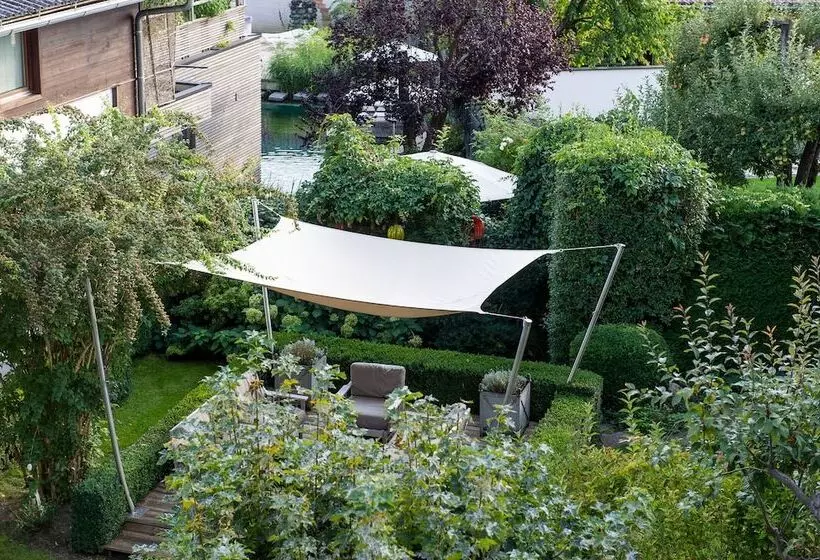 デラックスルーム, Moserhof